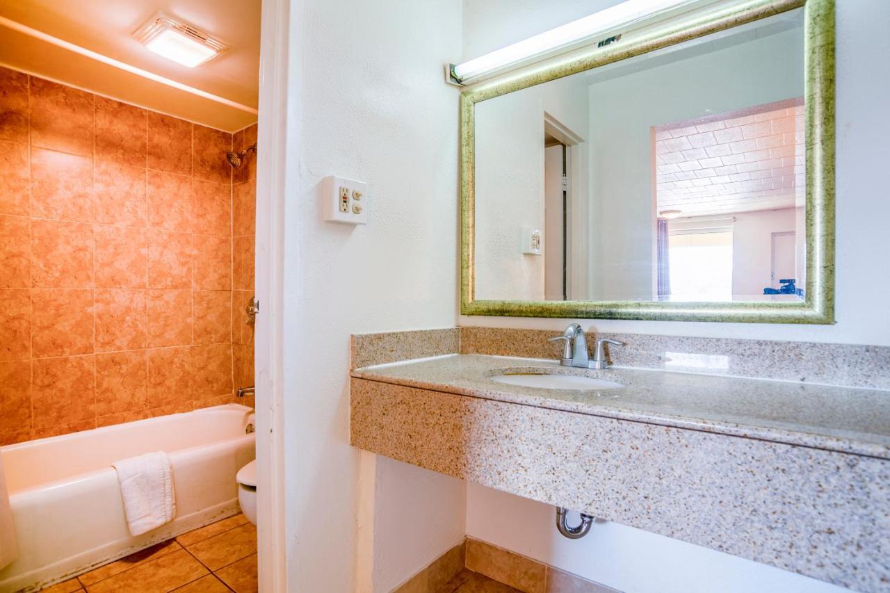 Hotel Baltimore Hwy 40 외부 사진
